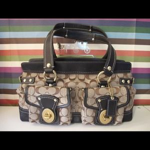 Authentic Pre owned Coach handbag. It's Rare item.