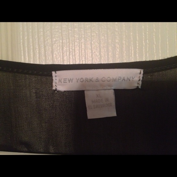 ⛔SOLD⛔NY & CO Shirt - Picture 2 of 3