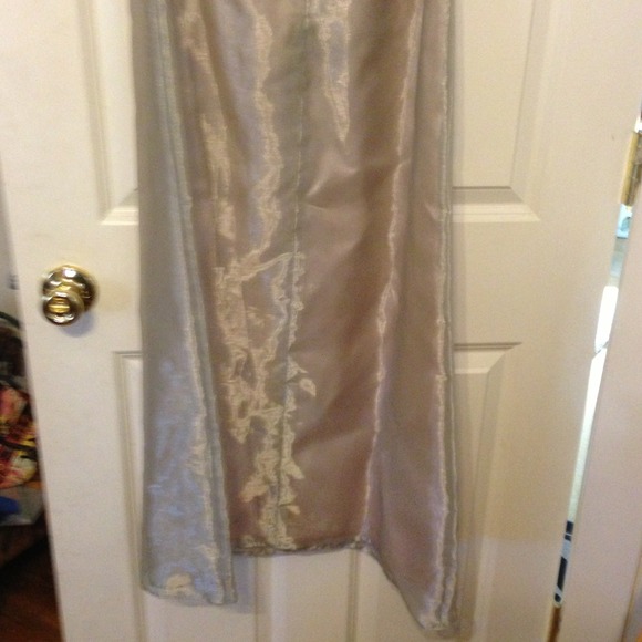 Dress - Picture 4 of 4