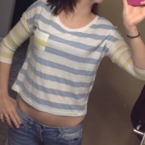 🚫Sold🚫pastel blue and yellow crop top