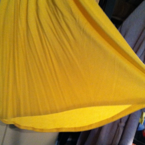 Yellow Tank - Picture 2 of 3