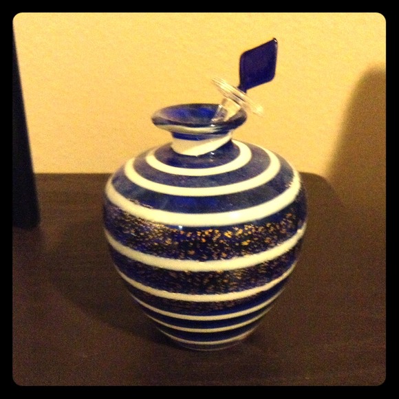 Perfume bottle