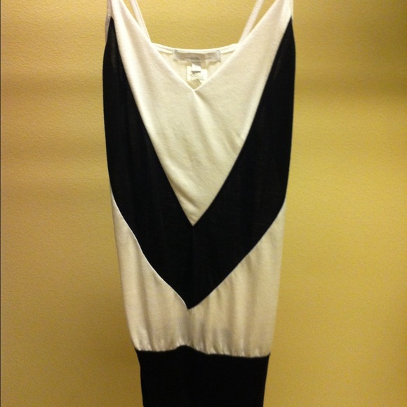 Black and white chevron tank - Picture 1 of 2