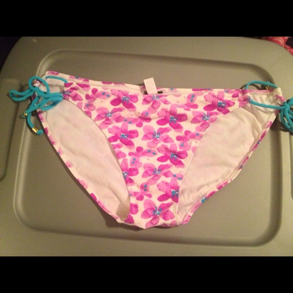 ⛔TRADED⛔Old Navy swimsuit - Picture 3 of 3
