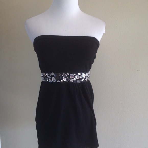 🚫SOLD🚫@vinny30 WHBM strapless top - Picture 2 of 2