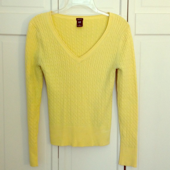 GAP cable knit