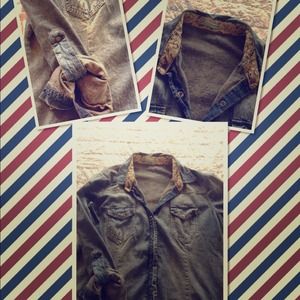 Very cool denim shirt! Worn once. 😢