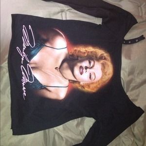 Marilyn Monroe long sleeves top