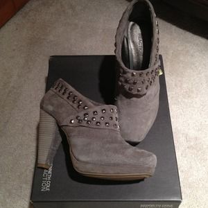 Kenneth Cole reaction suede booties