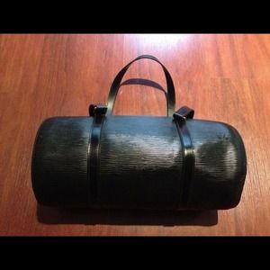 Authentic LOUIS VUITTON Epi Soufflot in Black.