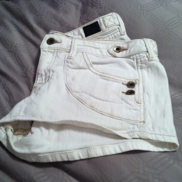 TRADED Juicy couture white denim shorts