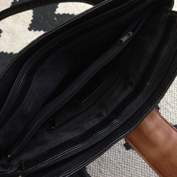 ✖BUNDLED. Ostrich Vintage Handbag - Picture 3 of 3