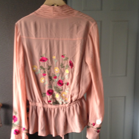 Shirt - Picture 2 of 4
