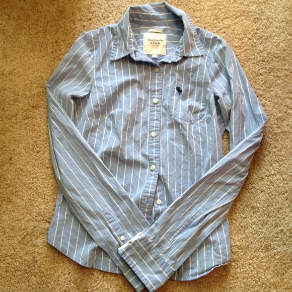 👌 Classic Button Up - Picture 1 of 2