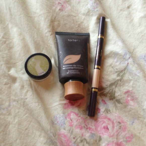 Tarte foundation and brush