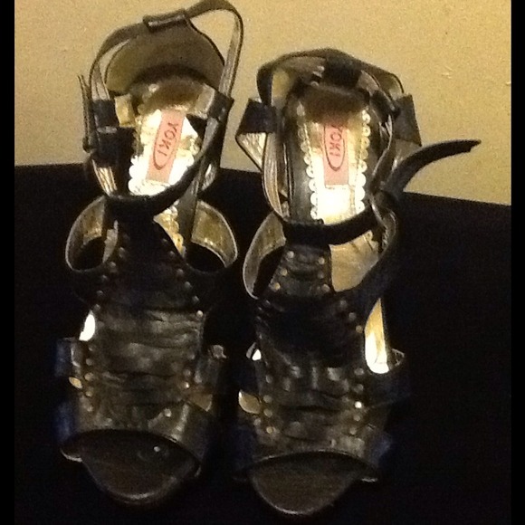 Platform heels - Picture 1 of 3