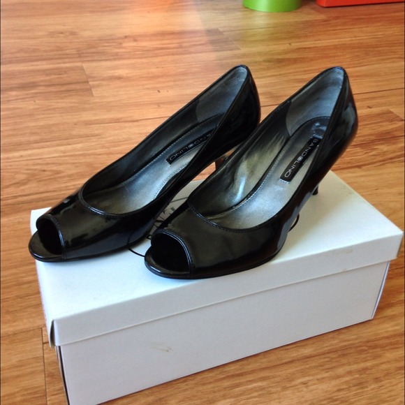 Bandolino Shoes - 💖FREE💖Bandolino Black Patent Leather Heels