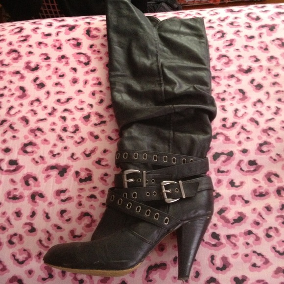 🚫RESERVED🚫SEXY black belted heels