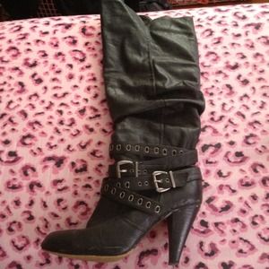 🚫RESERVED🚫SEXY black belted heels