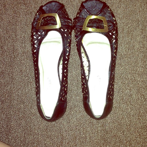 Size 8 black flats