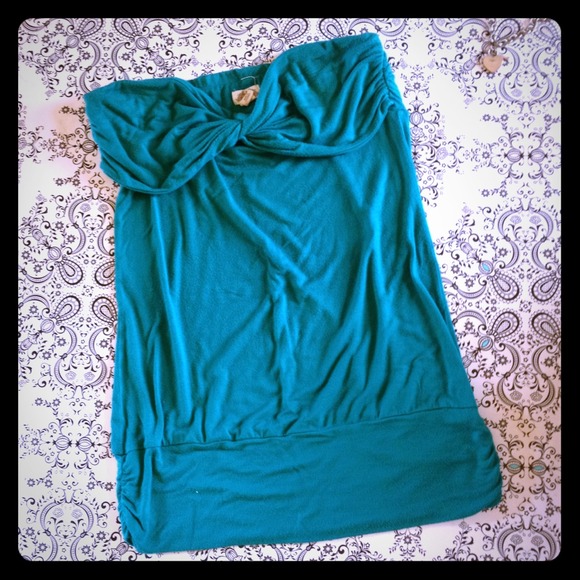 Turquoise strapless tunic top ;)