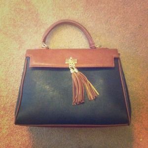 Aldo handbag (25*35cm),looks new and adorable.