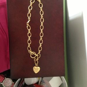 ❌❌SOLD❌❌Authentic juicy couture gold toggle neckla