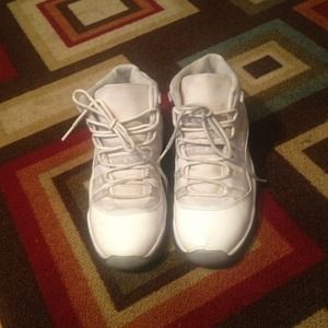 Jordan all white 11's size 4.5 don't have box