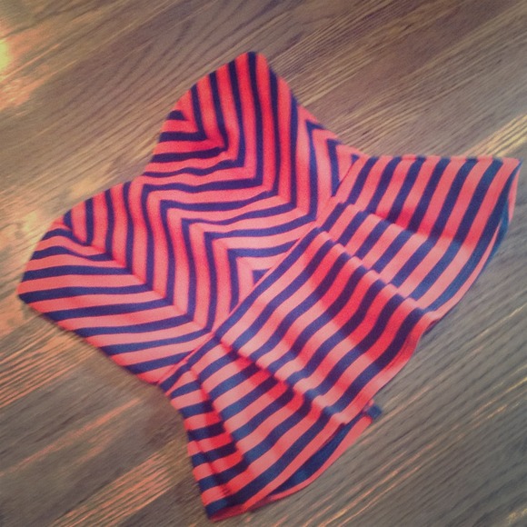 Forever 21 Tops - Peplum tube top