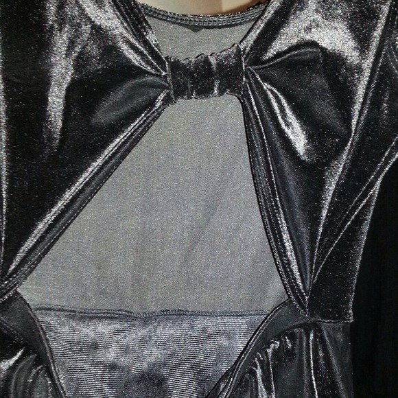 Black velvet peplum dress - Picture 3 of 4