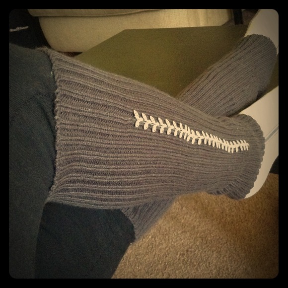 🔴SOLD🔴 Gray Leg Warmers w/ Pattern