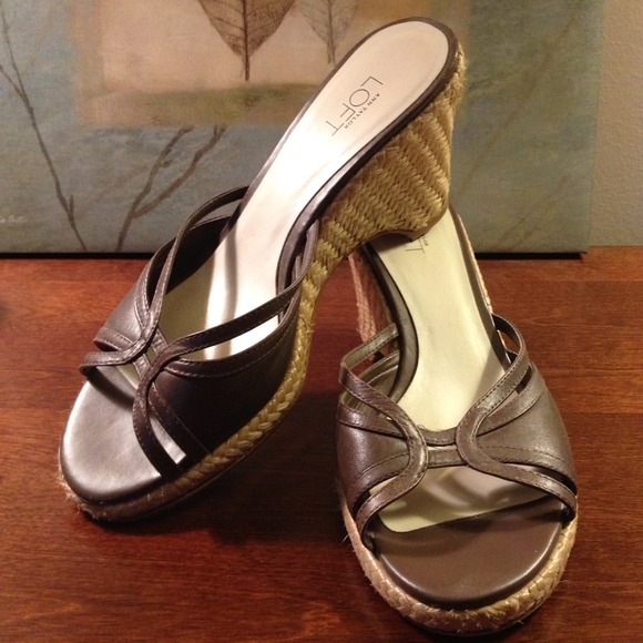 Tan Ann Taylor Loft Wedge Sandals