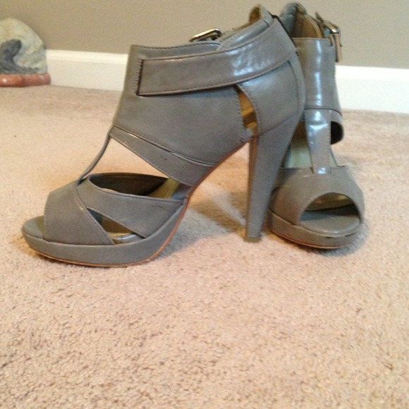 Grey forever 21 pumps - Picture 4 of 4