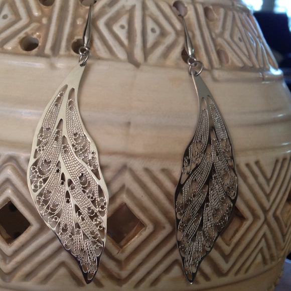 Be Seen Sales Jewelry - Surgical Stainless Laser-cut Leaf Earrings