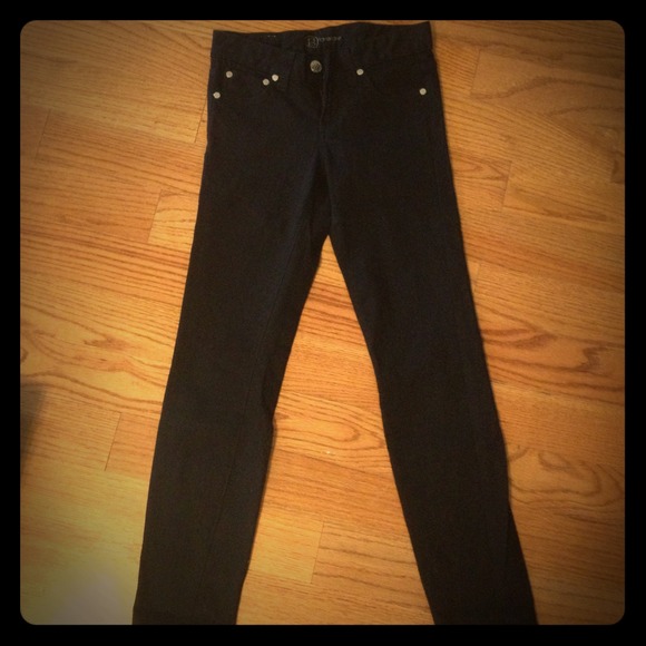 "Traded" Bebe black skny jeans