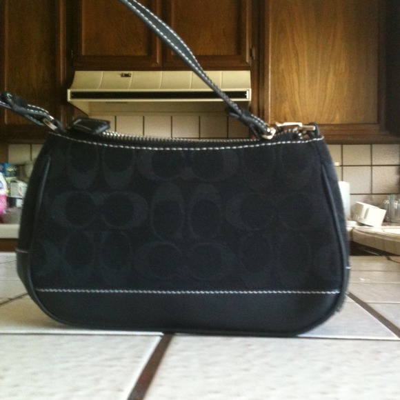 💥💥SOLD💥💥Authentic Black Coach Handbag