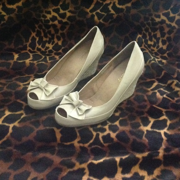 Beige wedge