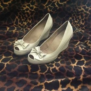 Beige wedge