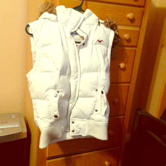 Vest with faux fur hood! Hollister!