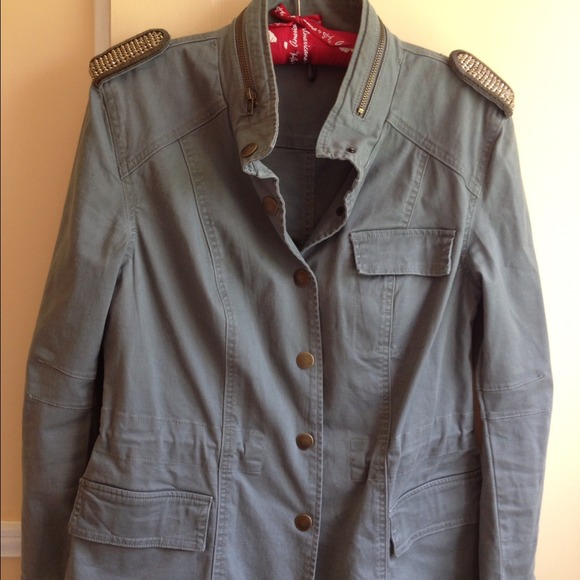 RESERVED FOR TRADE WITH @jmealey10 green jacket