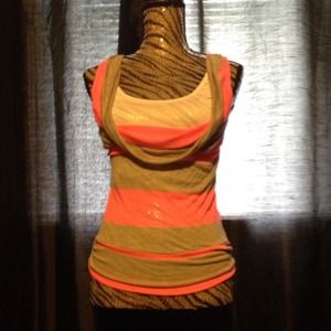 🚫🚫SOLD🚫🚫Nwot IZ Byer top