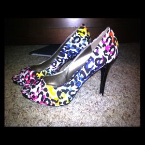 Nine West Rainbow Leopard Print Pumps 🐾REDUCED🐾