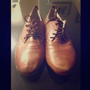 Chestnut faux leather shoes/sneakers