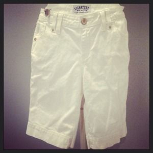 NWT Signature by Levi White Denim Shorts SZ 12