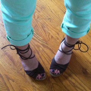 ⬇Reduced⬇ Brown strappy wedges