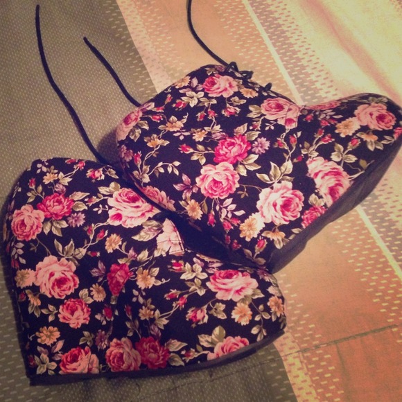 Floral booties WILLING TO NEGOTIATE PRICE - Picture 1 of 1