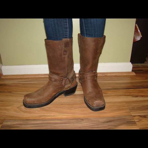 Men's size 7 boots