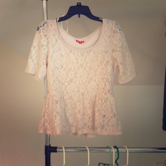 White lace peplum shirt