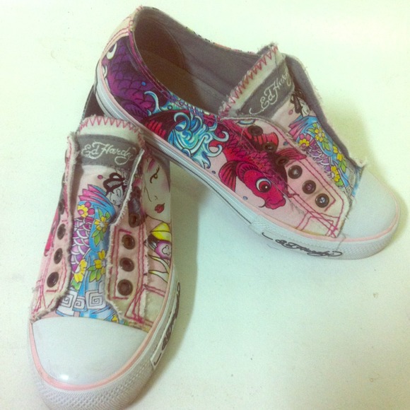 Ed Hardy lace less shoes Sz 6 (fits more like 7)