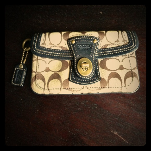 Authentic COACH Wristlet